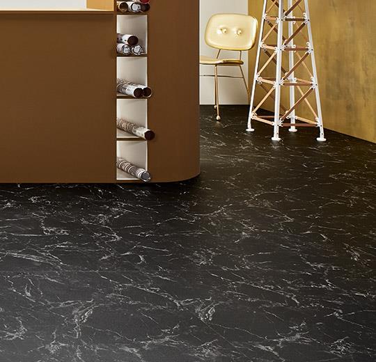 Vinilinės grindys plytelėmis Forbo Allura Material black marble