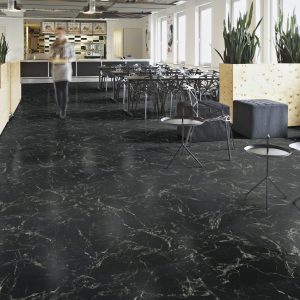 Vinilinės grindys plytelėmis Forbo Allura Material black marble (50x50 cm)